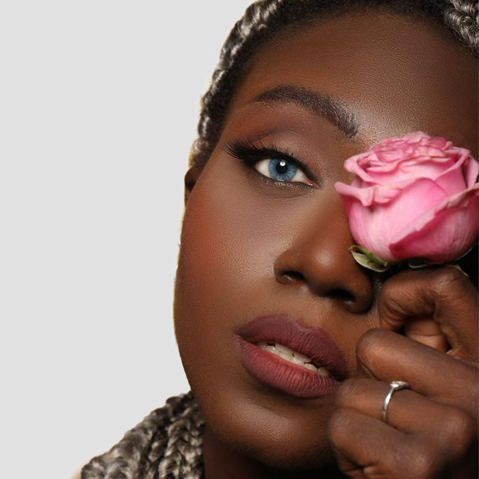 Luxury blue contact lenses by Venus – Wild Blue shade with natural finish